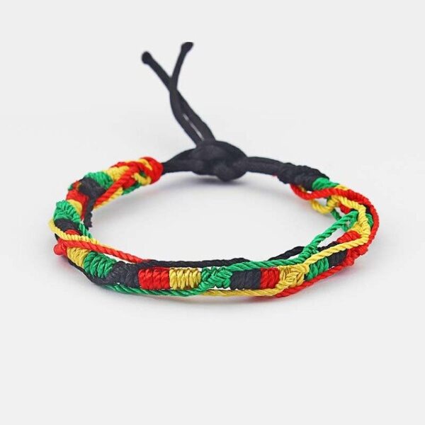 bracelet africain vert jaune rouge. Monde Africain boutique en ligne de mode africaine.