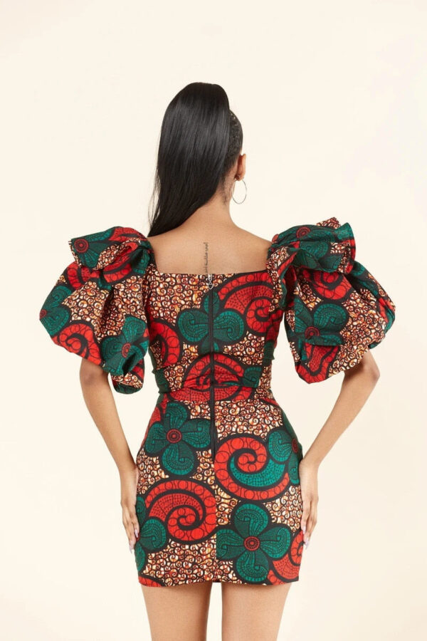 robe courte africaine. Monde Africain boutique en ligne de mode africaine.